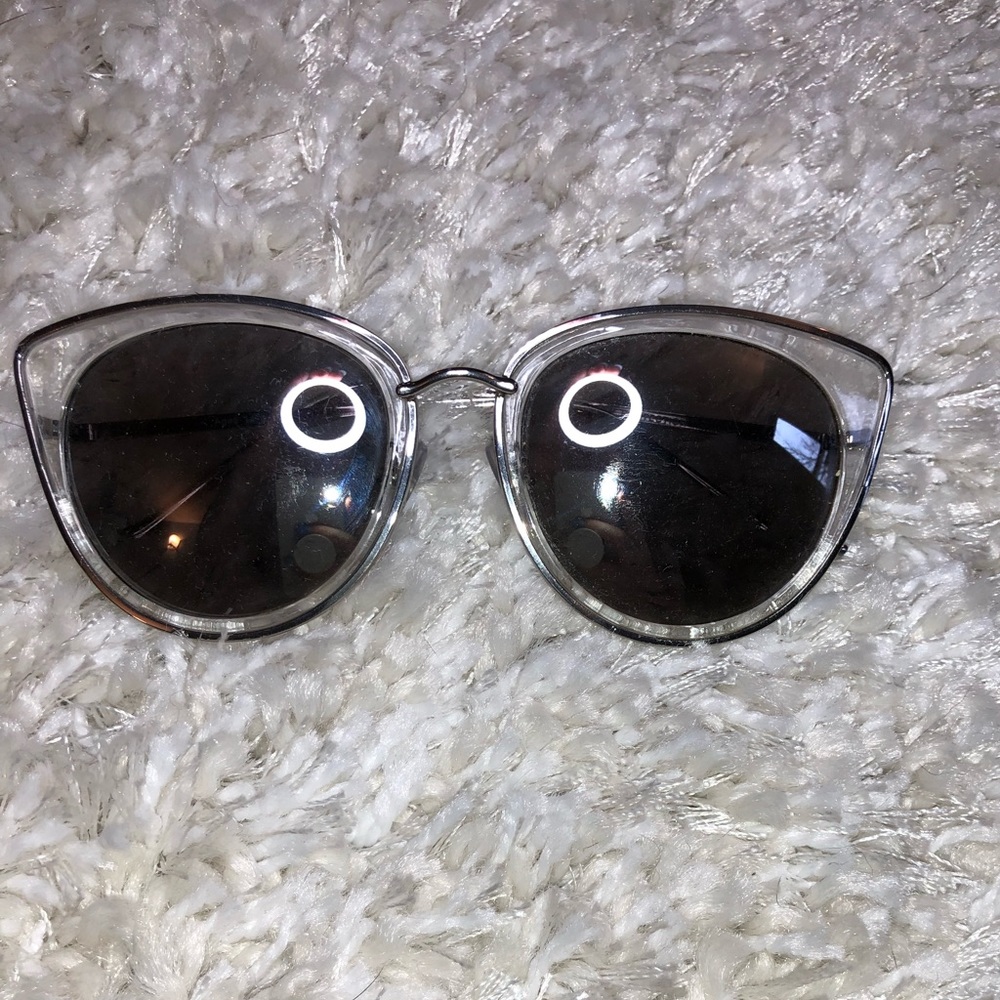 Cat-eye sunglasses